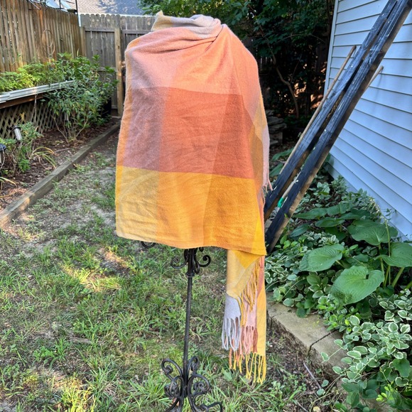 Oversized‎ Plaid Blanket Scarf Wrap Shawl Fringed Yellow Peach Grey - Picture 3 of 7